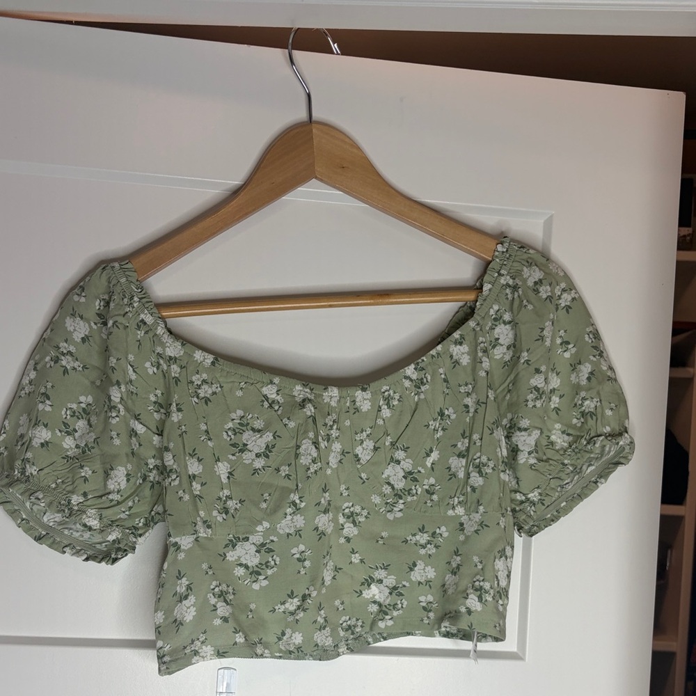 Hollister floral Green Women's crop Top